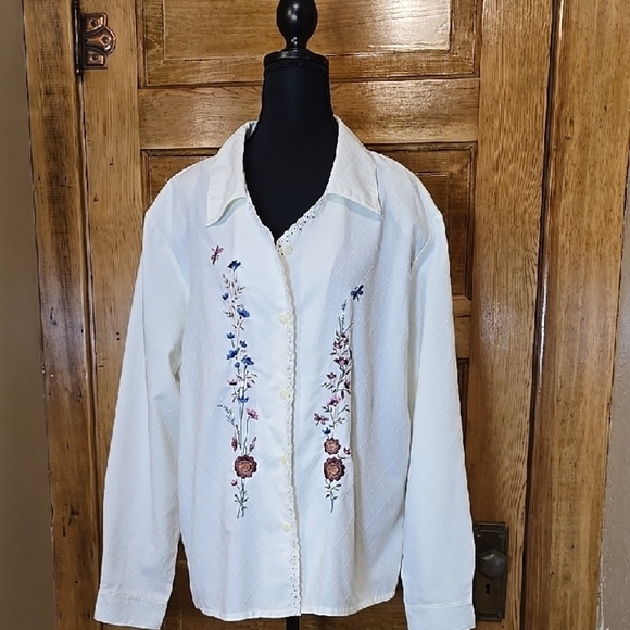 Alfred Dunner Tops - Alfred Dunner Off White Embroidered Grandmacore Long Sleeve Button Down Shirt 20